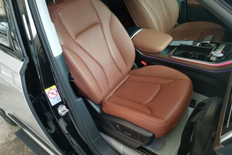 Used Audi Q7 2022 55 TFSI quattro S line Sport model Right Front Seat