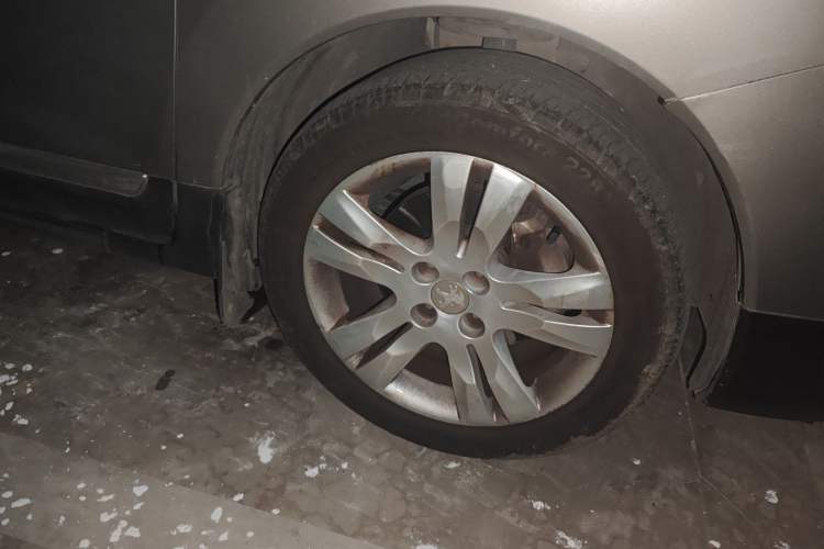 Used Peugeot 3008 2015 2.0L Automatic Trend Edition Right Front Wheel Hub