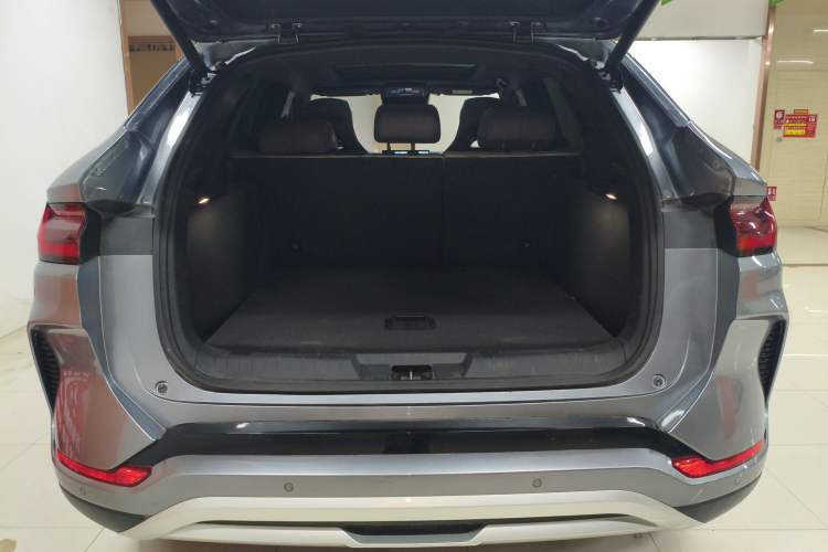 Used BYD Song PLUS New Energy 2025 DM-i 112KM Prestige Model Trunk