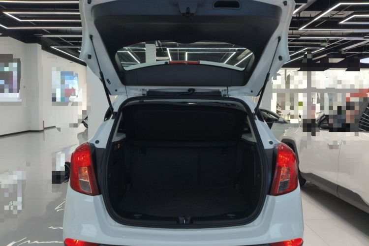 Used Buick Encore 2017 18T Automatic Two-Wheel Drive Urban Leading Model Trunk