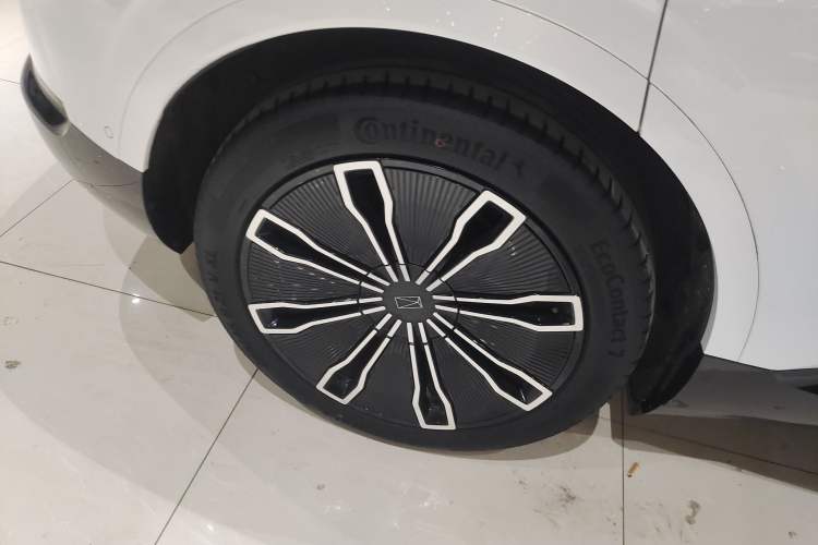 Used Avatr 07 2024 Ultra Range-Extended Four-Wheel Drive Exterior 5