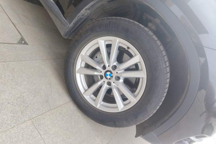 Used BMW X5 2015 xDrive28i
