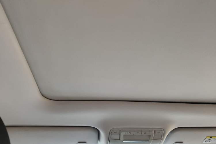 Used Dongfeng Aeolus AX7 2020 1.6T Automatic AI Navigation Model China VI Standard Headliner