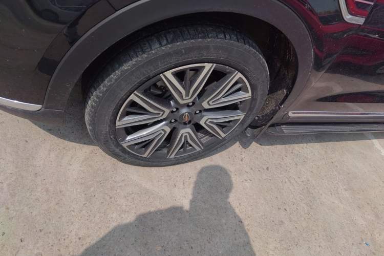 Used Hongqi HS5 2022 Facelifted Version 2.0T Smart Connect Flagship All-Wheel-Drive Edition
