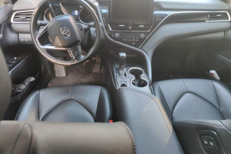 Used Toyota Camry 2021 2.0G Luxury Edition
