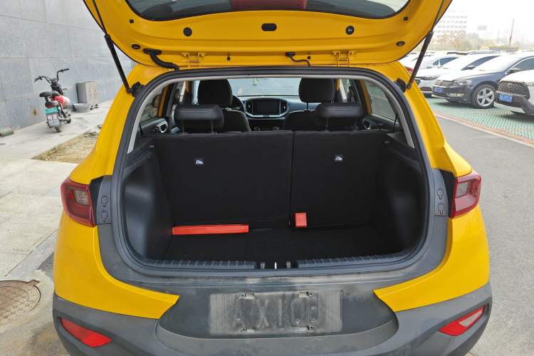 Used Kia kx1 Stonic 2021 1.4L CVT Fun & Sunroof Model