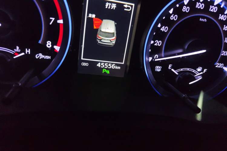 Used Toyota Highlander 2018 2.0T Four-Wheel Drive Luxury Edition 7 Seats China V Emission Standard
