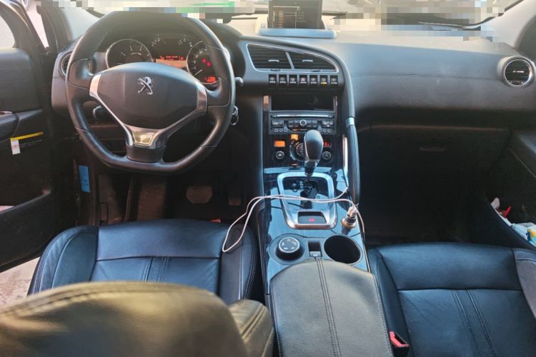 Used Peugeot 3008 2013 1.6THP Automatic Prestige Edition Center Console