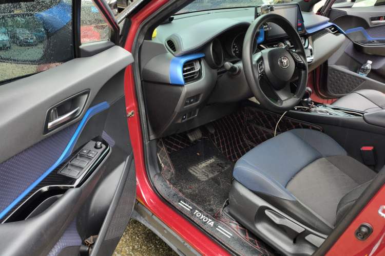 Used Toyota C-HR 2018 2.0L Leading with Sunroof China V Standard