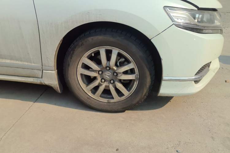 Used Honda Spirior 2015 2.0L Prestige Edition Right Front Wheel Hub