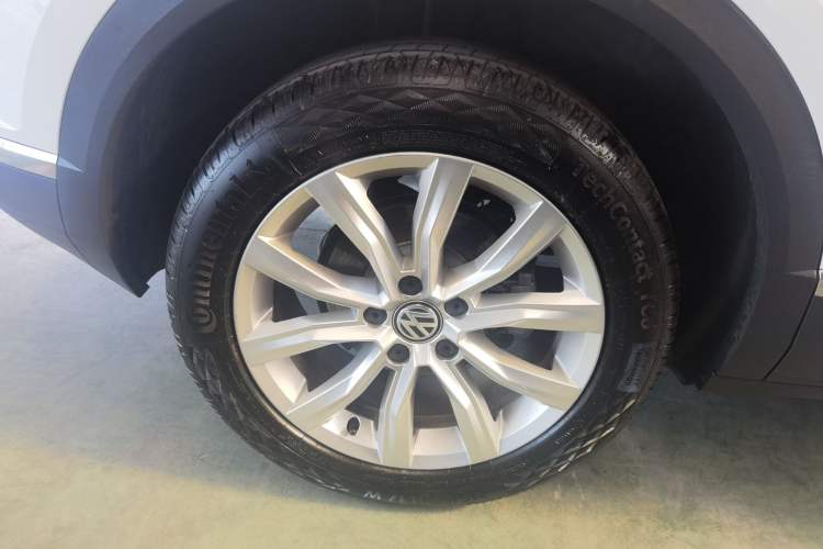 Used Volkswagen T-ROC 2019 230TSI DSG Two-Wheel-Drive Advanced Version China VI Standard Right Rear Wheel Hub