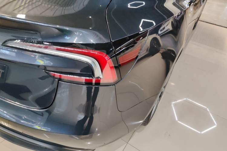 Used Tesla Model 3 2023 Rear-Wheel-Drive Version Exterior 3