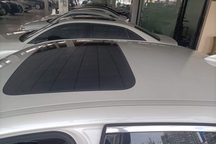 Used BMW 5 Series 2022 Restyled 525Li Luxury Package Roof