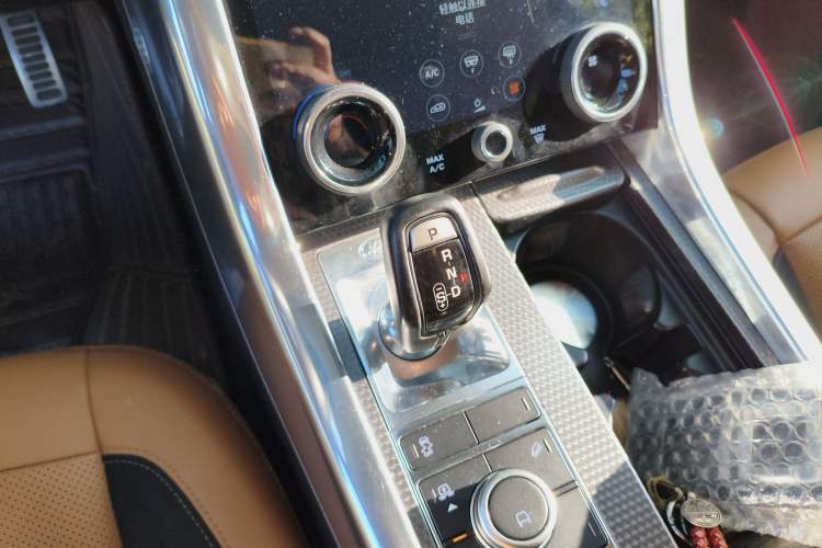 Used Land Rover Range Sport 2018 3.0 SC V6 HSE DYNAMIC Gear Lever