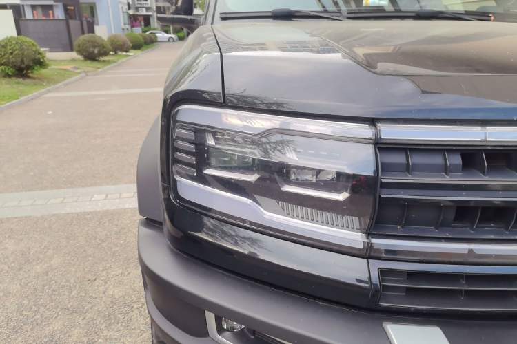 Used Formula Leopard 5 2023 Cloud Ride Flagship Edition
