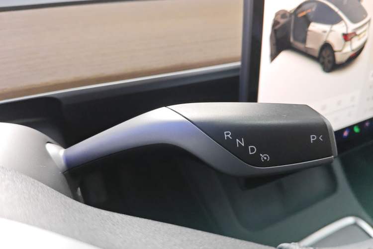 Used Tesla Model Y 2021 Long-Range All-Wheel-Drive Version
