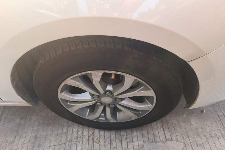 Used Chevrolet Cavalier 2018 320 Automatic Enjoyment Sunroof Edition Right Front Wheel Hub