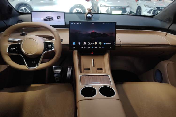 Used Hima Luxeed R7 2025 Extended-Range 251km Pro