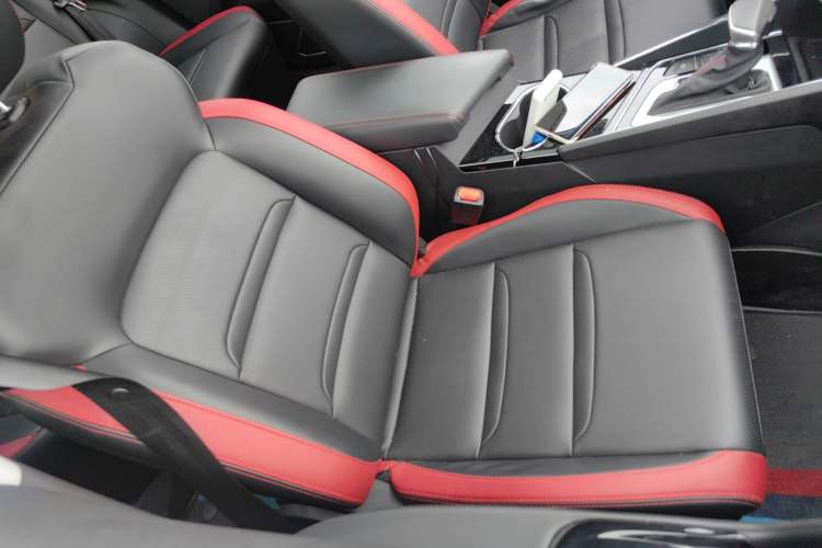 Used Venucia T60 2020 1.6L CVT Smart Drive Version China VI Standard Right Front Seat