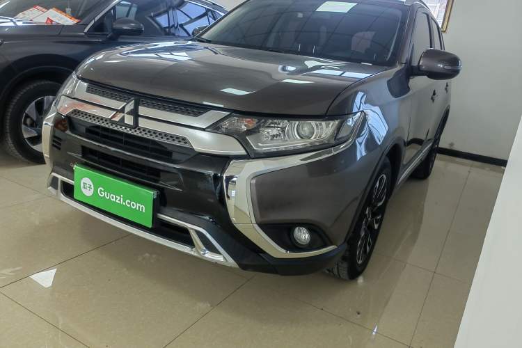 Used Mitsubishi Outlander 2019 2.0L Two-Wheel Drive Comfort Edition 5 Seats China VI Standard