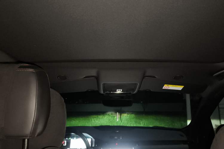 Used Land Rover Discovery Sport 2022 Revised Version 249 PS R-Dynamic S Performance Edition 5 Seats Headliner