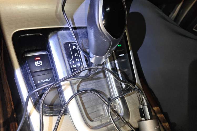 Used Geely Auto Emgrand GL 2017 1.3T DCT Elite Model Gear Lever