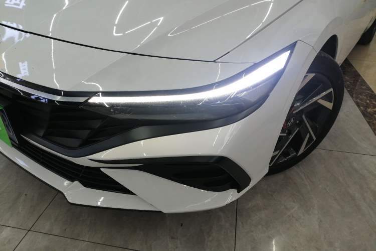 Used Hyundai Elantra 2023 1.5L CVT LUX Prestige Edition
