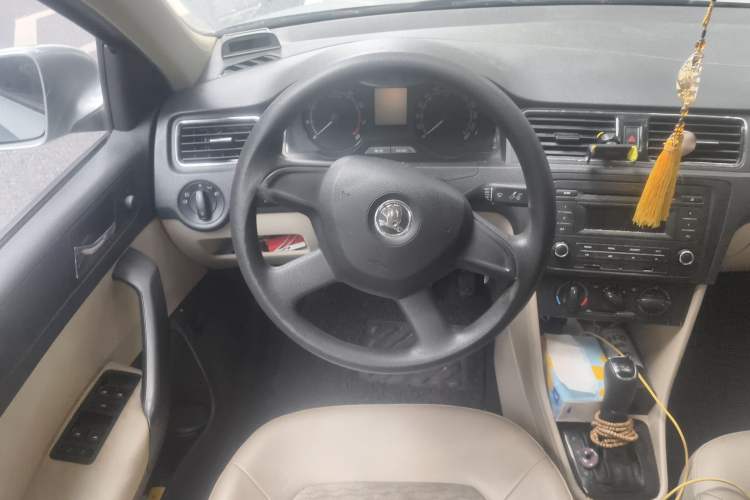 Used Skoda Rapid 2013 1.6L Automatic Smart Selection Model