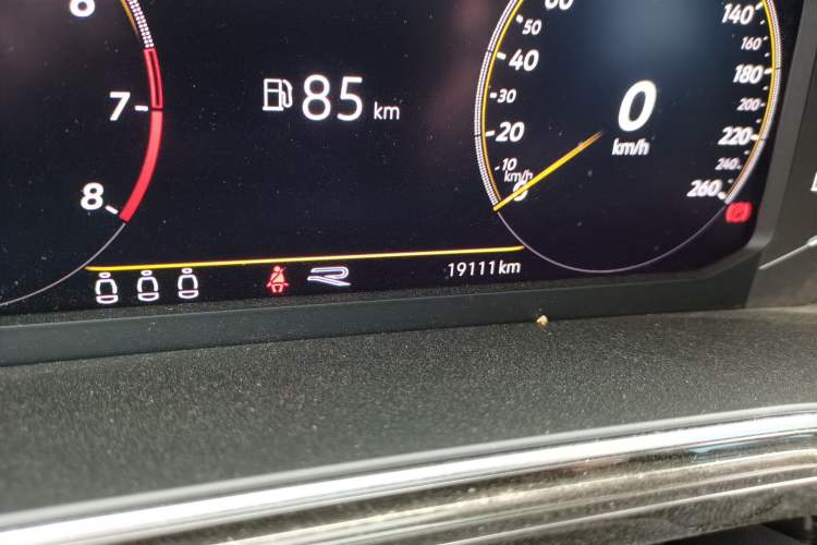 Used Volkswagen Tacqua 2021 200TSI DSG R-Line Smart Connectivity Version Odometer Close Up
