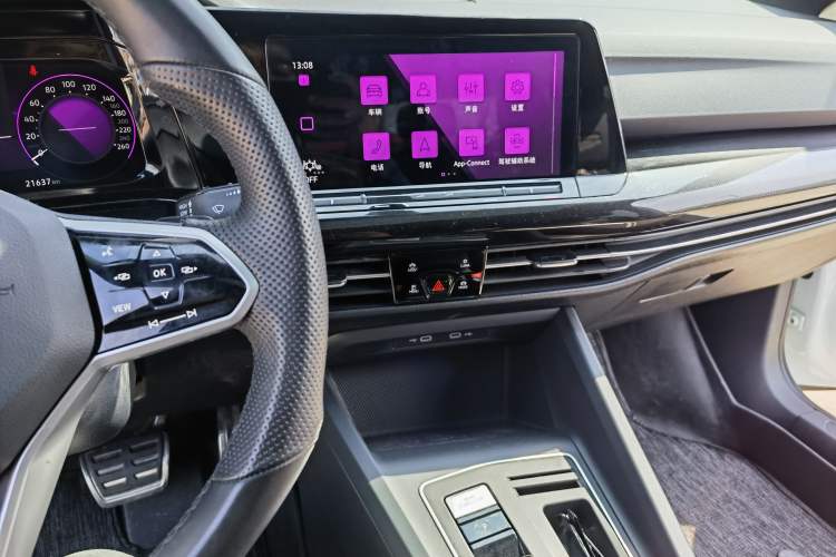 Used Volkswagen Golf 2021 280TSI DSG R-Line Audio And AC Panel