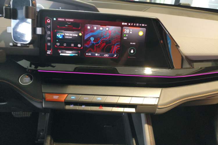 Used CHANGAN UNI-V 2022 1.5T Prestige Version Audio And AC Panel