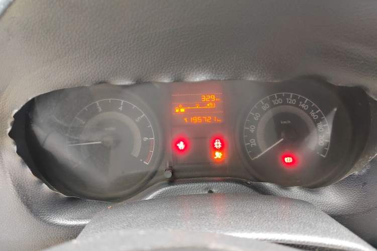Used Peugeot 301 2014 1.6L Manual Comfort Edition CNG Instrument Cluster