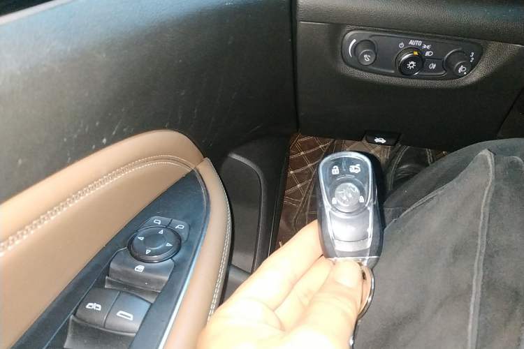 Used Buick Regal 2019 20T Elite Version China VI Standard Vehicle Key