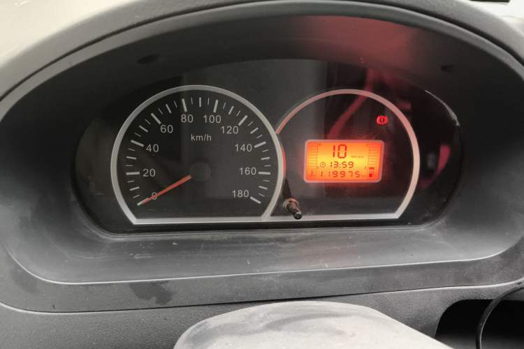 Used BAIC Weiwang 306 2011 1.3L base model 7 seats
