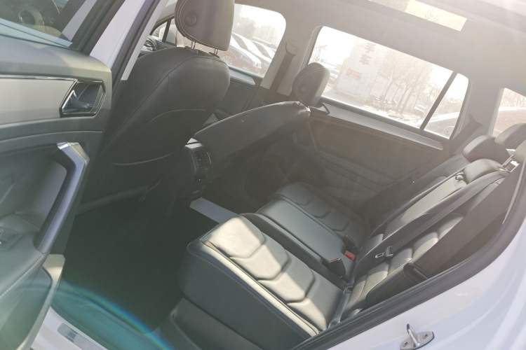 Used Volkswagen Tiguan L 2021 330TSI Automatic Two-Wheel Drive Smart Edition Left Rear Seat