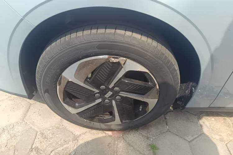 Used Geely Galaxy L6 2025 EM-i 140km Explorer+ Edition
