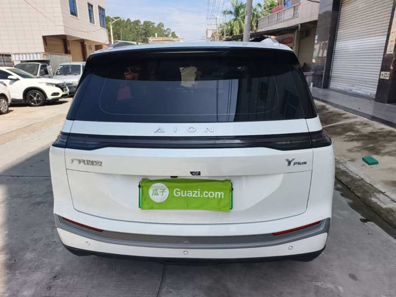 Used AION Y 2024 Younger — 5