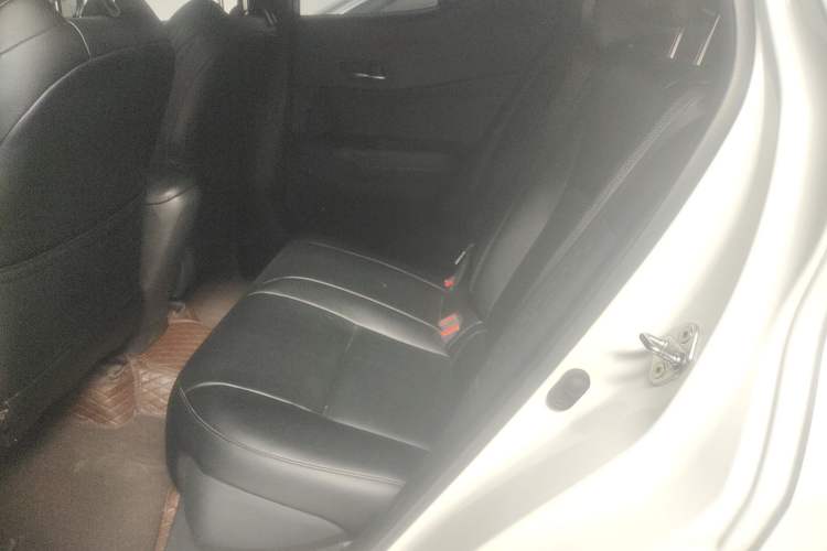 Used Toyota IZOA 2020 2.0L Yi Xiang CARE
