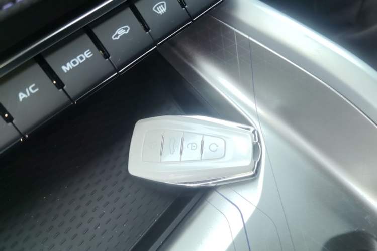 Used Geely Auto Preface 2024 2.0TD Qingyun Edition Vehicle Key
