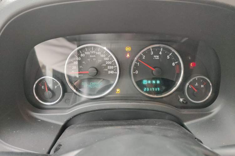 Used Jeep Compass 2013 2.0L two-wheel drive luxury version Instrument Cluster