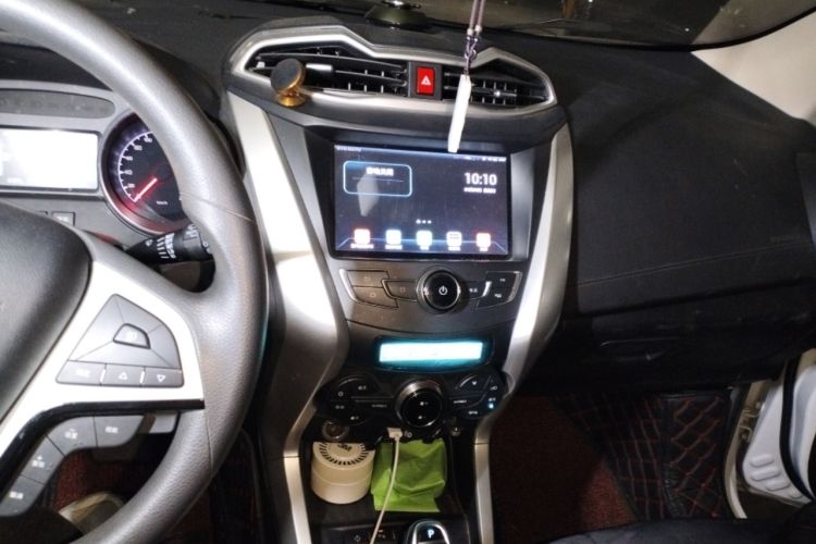 Used BYD Yuan New Energy 2018 EV360 Smart Connected Cool Model Audio And AC Panel