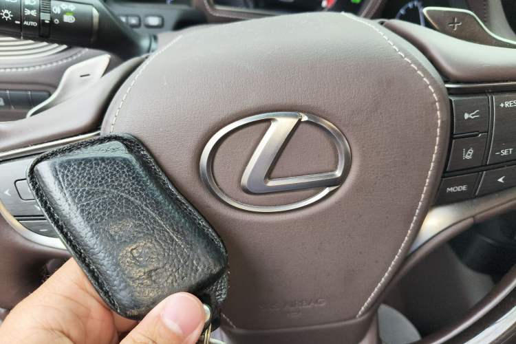 Used Lexus LS 2020 500h Luxury Edition China VI Standard