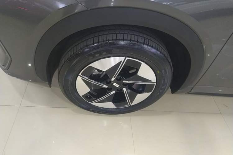 Used Geely Galaxy E5 2026 Model 610km Long-Distance Edition