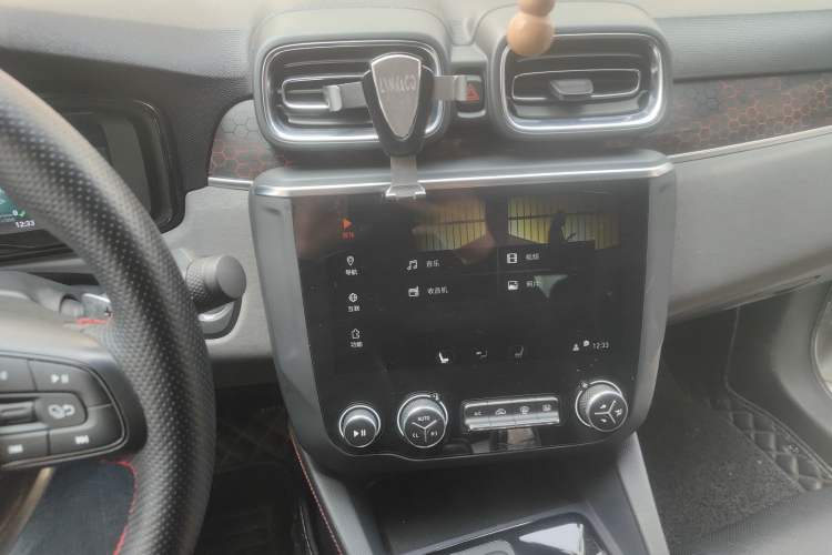 Used Lynk & Co 03 2020 1.5TD DCT Sport Edition Audio And AC Panel