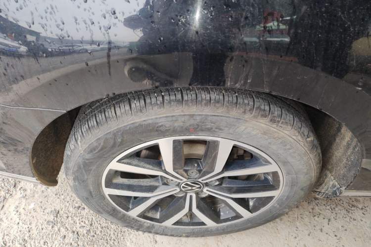 Used Volkswagen Magotan 2020 330TSI DSG Leading Model Right Rear Wheel Hub