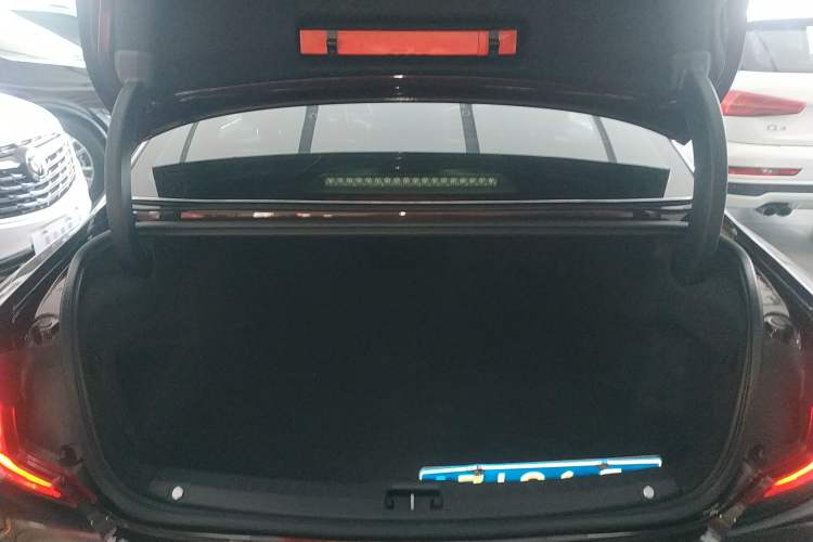 Used Volvo S90 2018 T4 Zhiyuan Edition
