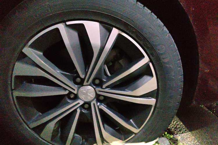 Used Peugeot 508 2019 508L 400THP PureTech Driving Control Version China VI Standard Right Front Wheel Hub