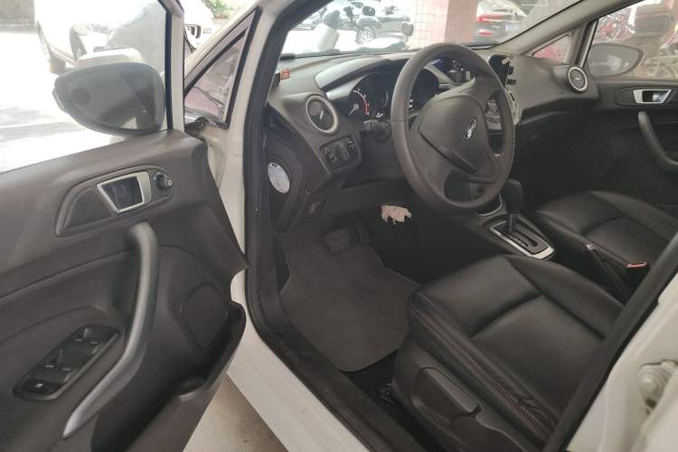 Used Ford Fiesta 2013 Hatchback 1.5L Automatic Fashion Edition Driver Seat