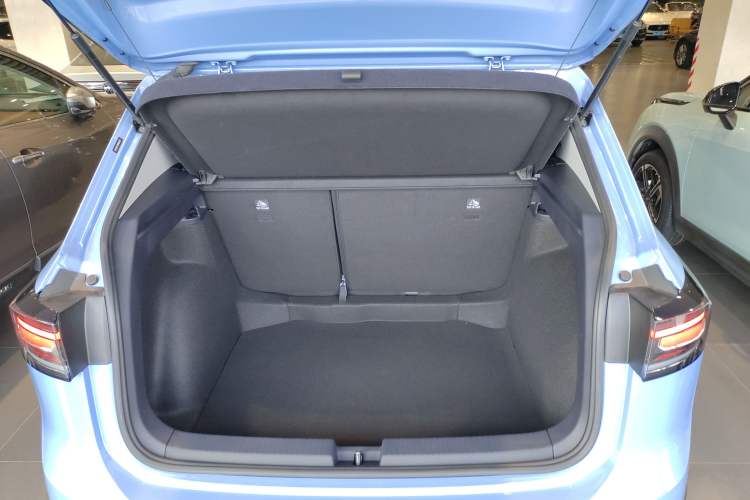 Used Volkswagen Tharu 2025 NewRui 300TSI Prestige Edition
