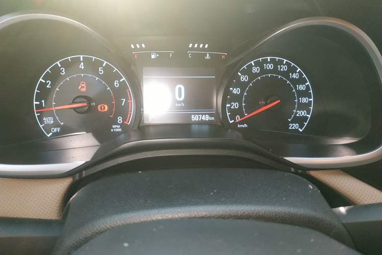 Used Chevrolet Monza 2022 320 Automatic Enjoyment Sunroof Version Odometer Close Up